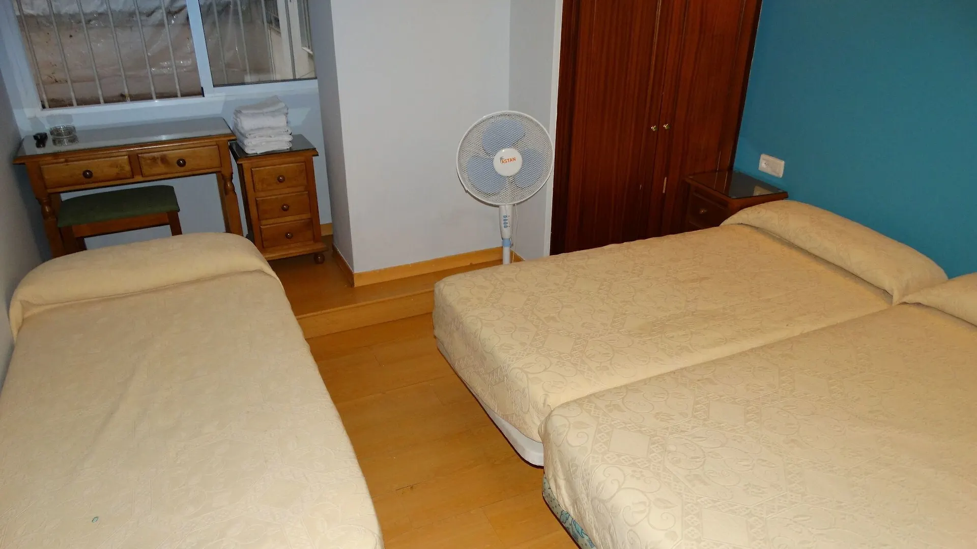 Hostal La Redonda Granada 2*,